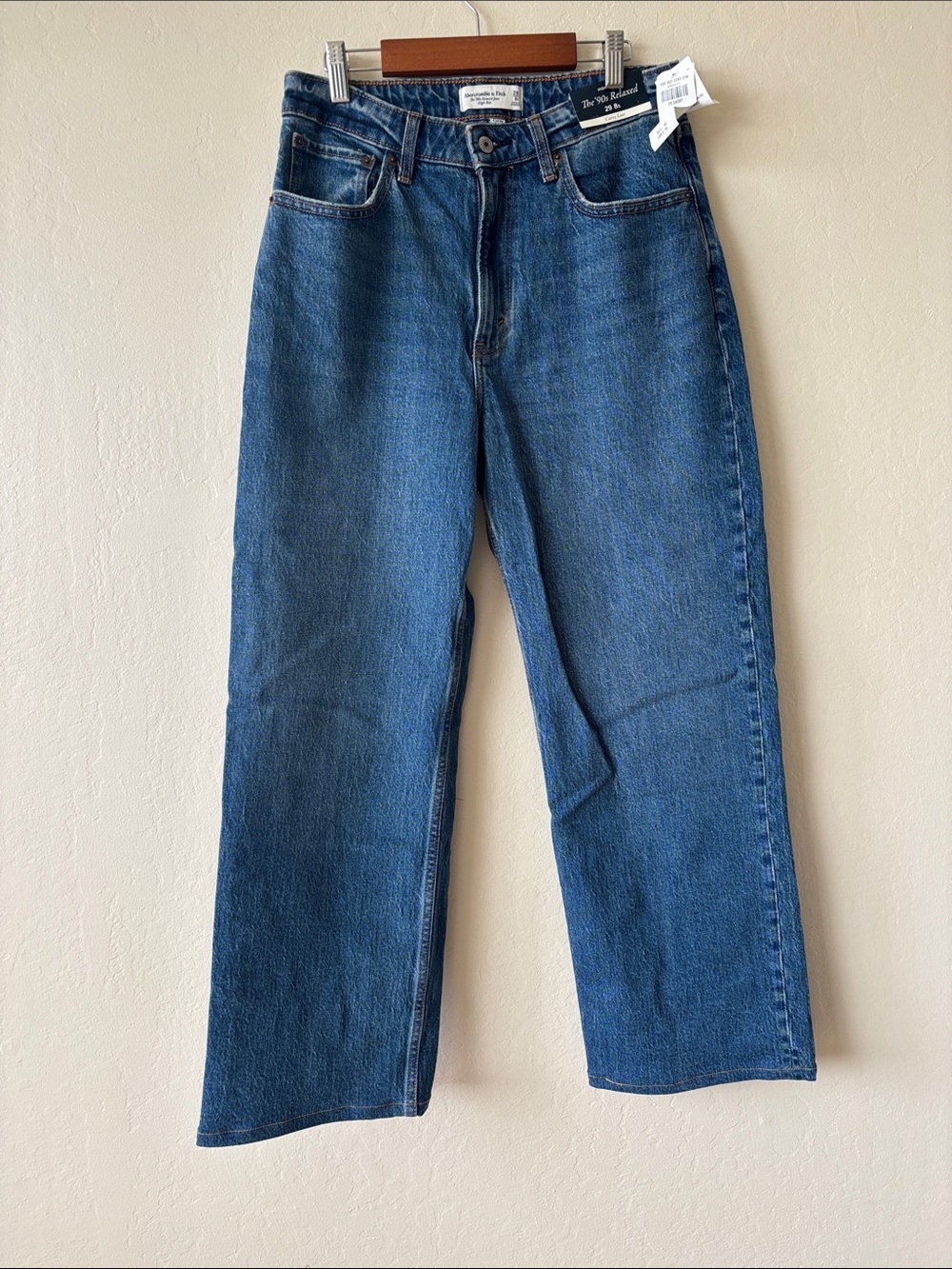 Women's 90s Relaxed Jeans in Medium Blue